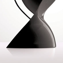 Load image into Gallery viewer, Dalu Table Lamp in Detail.