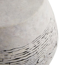 Load image into Gallery viewer, Kita Table Lamp in Detail.