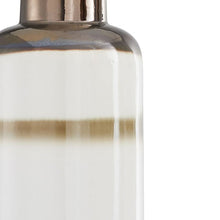 Load image into Gallery viewer, Quinn Table Lamp in Detail.