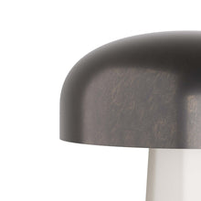 Load image into Gallery viewer, Williams Table Lamp in Detail.
