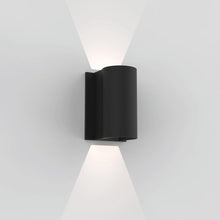 Load image into Gallery viewer, Dunbar Outdoor LED Wall Light in Detail.