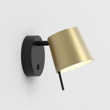 Load image into Gallery viewer, Miura LED Wall Light in Detail.