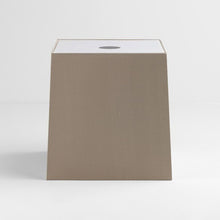 Load image into Gallery viewer, Ravello Floor Lamp in Detail.