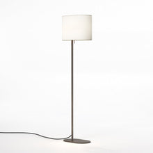 Load image into Gallery viewer, Venn Floor Lamp in Detail.