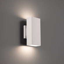 Load image into Gallery viewer, Edgey Outdoor LED Wall Light in Detail.