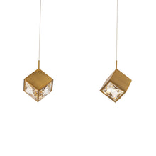 Load image into Gallery viewer, Ice Cube LED Linear Multi Pendant Light in Detail.