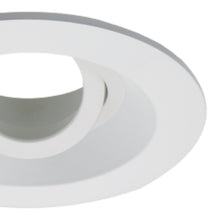 Load image into Gallery viewer, Unique™ 4" Round Reflector in Detail.