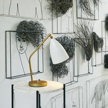 Load image into Gallery viewer, Gräshoppa Table Lamp in Detail.