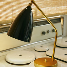 Load image into Gallery viewer, Gräshoppa Table Lamp in Detail.