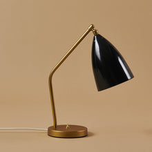 Load image into Gallery viewer, Gräshoppa Table Lamp in Detail.