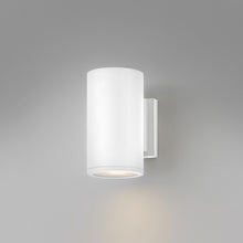Load image into Gallery viewer, Silo Outdoor Wall Light in Detail.