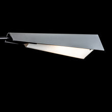 Load image into Gallery viewer, Vertex 02 Floor Lamp in Detail.