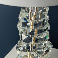 Load image into Gallery viewer, Bellarie Table Lamp in Detail.