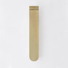 Load image into Gallery viewer, Briarwood LED Wall Light in Detail.