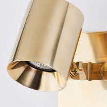 Load image into Gallery viewer, Highgrove Wall Light in Detail.