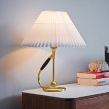 Load image into Gallery viewer, 306 Table Lamp in Detail.