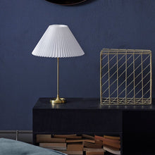 Load image into Gallery viewer, 307 Table Lamp in Detail.