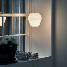 Load image into Gallery viewer, Bouquet Pendant Light in Detail.