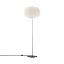 Load image into Gallery viewer, Lamella Floor Lamp.
