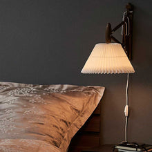 Load image into Gallery viewer, Sax 223 Wall Light in Detail.