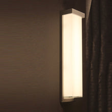 Load image into Gallery viewer, Ledge Outdoor LED Wall Light in Detail.