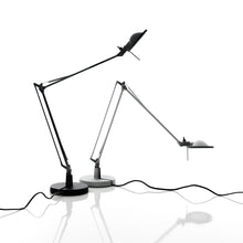 Load image into Gallery viewer, Berenice Table Lamp in Detail.