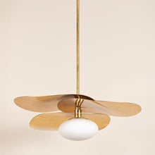 Load image into Gallery viewer, Allida Pendant Light in Detail.