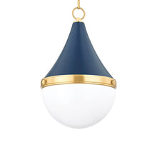 Load image into Gallery viewer, Ciara Pendant Light in Detail.