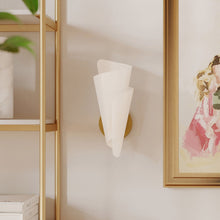 Load image into Gallery viewer, Davina Wall Light in Detail.