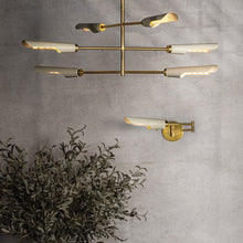 Load image into Gallery viewer, Harperrose Chandelier in Detail.