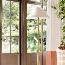 Load image into Gallery viewer, Indie Floor Lamp in Detail.