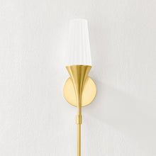 Load image into Gallery viewer, Luisa Wall Light in Detail.
