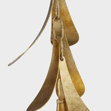 Load image into Gallery viewer, Victoria Pendant Light in Detail.