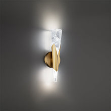 Load image into Gallery viewer, Kilt LED Wall Light in Detail.