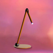 Load image into Gallery viewer, Calamaio LED Table Lamp in Detail.