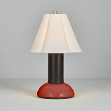 Load image into Gallery viewer, Blossom Outdoor LED Portable Table Lamp in Detail.