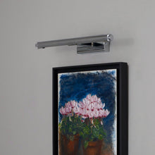 Load image into Gallery viewer, Cooper LED Picture Light in Detail.