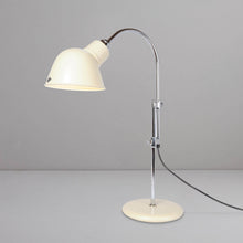 Load image into Gallery viewer, Ginger Table Lamp in Detail.