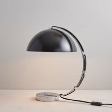 Load image into Gallery viewer, London Table Lamp in Detail.