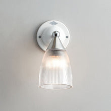 Load image into Gallery viewer, Mann Wall Light in Detail.