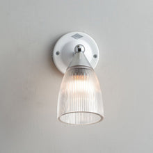 Load image into Gallery viewer, Mann Wall Light in Detail.