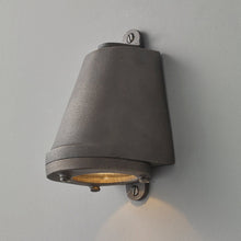 Load image into Gallery viewer, Mast Wall Light in Detail.
