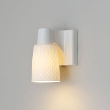 Load image into Gallery viewer, Oxford Wall Light in Detail.