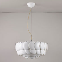 Load image into Gallery viewer, Pembridge Pendant Light in Detail.