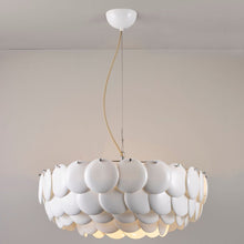 Load image into Gallery viewer, Pembridge Pendant Light in Detail.