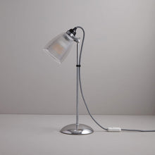 Load image into Gallery viewer, Primo Table Lamp in Detail.