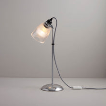 Load image into Gallery viewer, Primo Table Lamp in Detail.