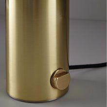 Load image into Gallery viewer, Walter Table Lamp in Detail.