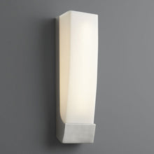 Load image into Gallery viewer, Apollo Bath Wall Light in Detail.
