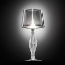 Load image into Gallery viewer, Liza Table Lamp i n Detail.
